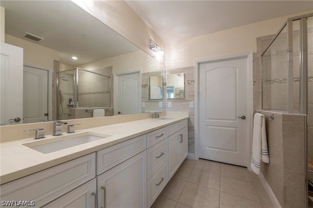 6954 Avalon CIR 702, Naples, FL 34112