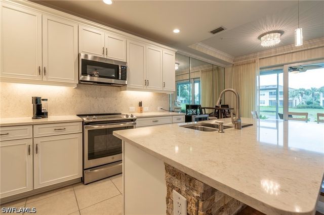 6954 Avalon CIR 702, Naples, FL 34112