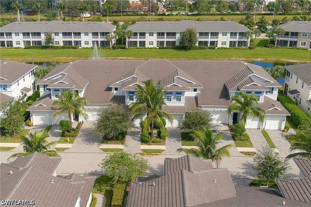 6954 Avalon CIR 702, Naples, FL 34112