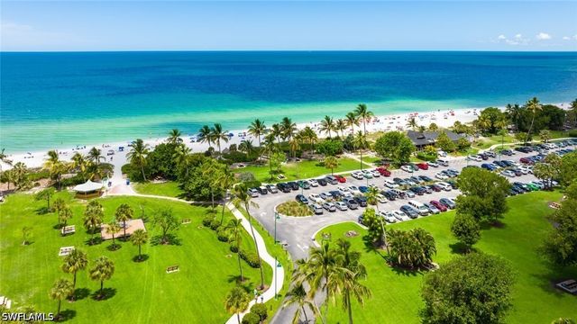 6954 Avalon CIR 702, Naples, FL 34112