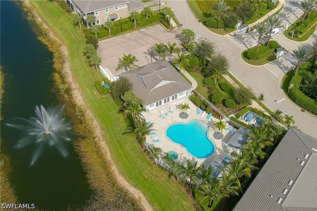 6954 Avalon CIR 702, Naples, FL 34112