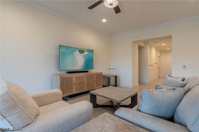 6954 Avalon CIR 702, Naples, FL 34112