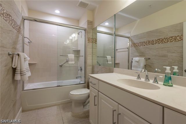 6954 Avalon CIR 702, Naples, FL 34112