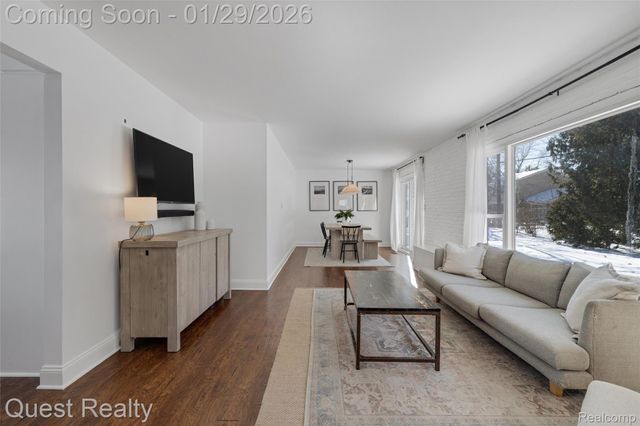 6702 Cathedral Drive, Bloomfield Hills, MI 48301