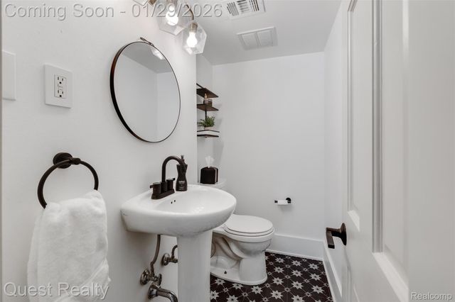 6702 Cathedral Drive, Bloomfield Hills, MI 48301