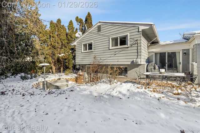 6702 Cathedral Drive, Bloomfield Hills, MI 48301