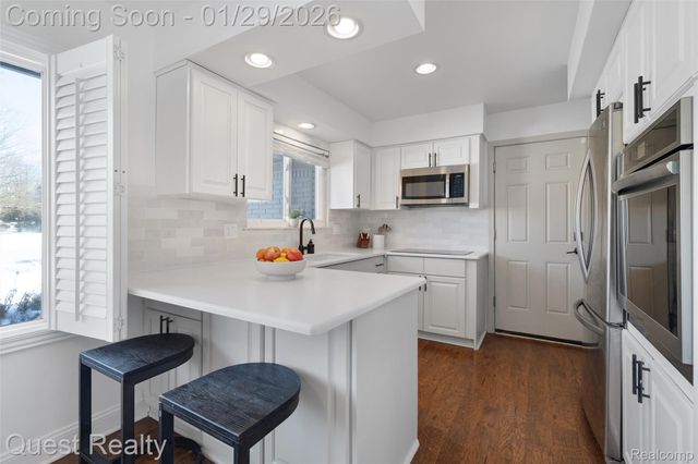 6702 Cathedral Drive, Bloomfield Hills, MI 48301