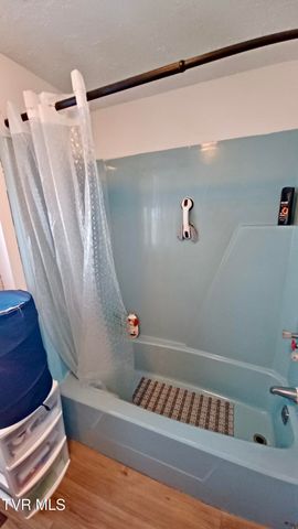 1411 Island Road, Bristol, VA 24201