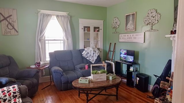 1411 Island Road, Bristol, VA 24201