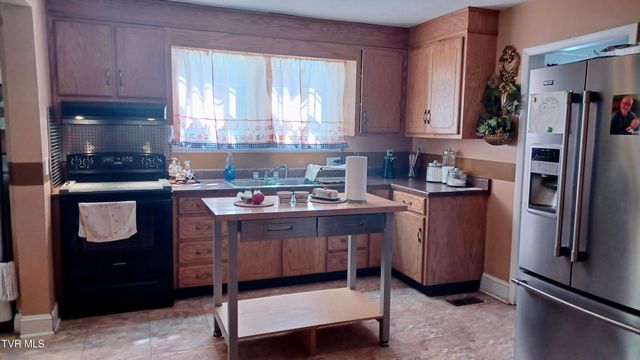 1411 Island Road, Bristol, VA 24201