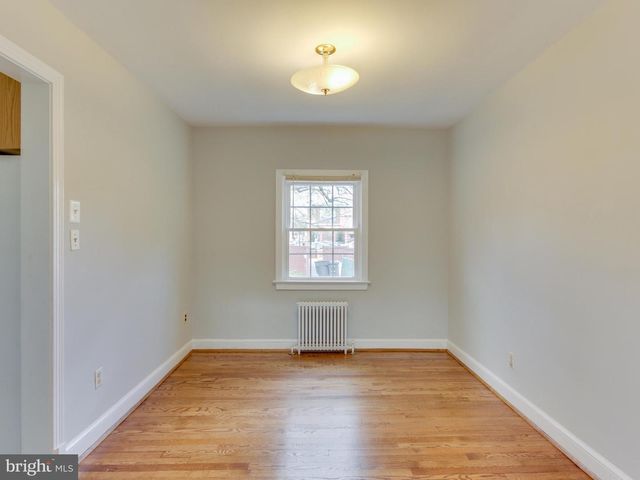 1045 N MONROE ST, Arlington, VA 22201