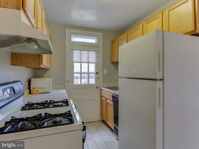1045 N MONROE ST, Arlington, VA 22201