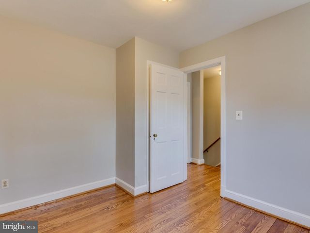 1045 N MONROE ST, Arlington, VA 22201