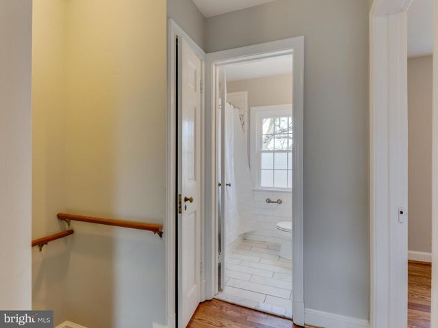 1045 N MONROE ST, Arlington, VA 22201