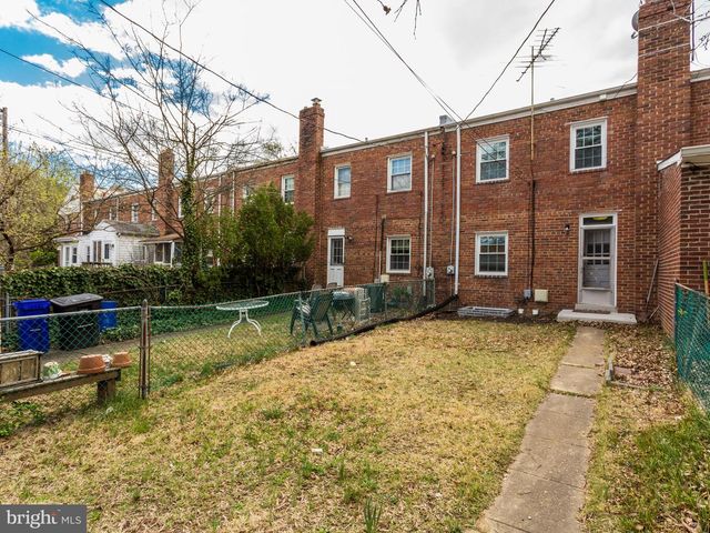 1045 N MONROE ST, Arlington, VA 22201