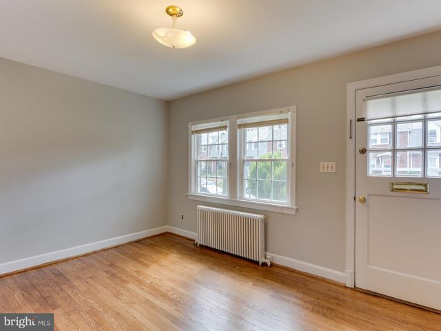 1045 N MONROE ST, Arlington, VA 22201