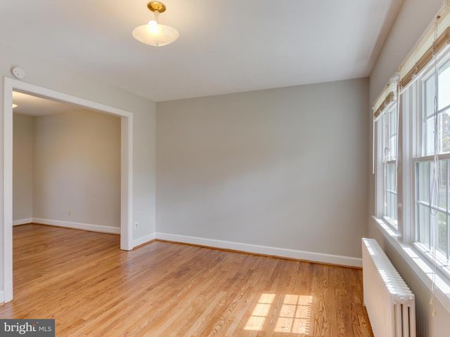 1045 N MONROE ST, Arlington, VA 22201