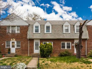 1045 N MONROE ST, Arlington, VA 22201