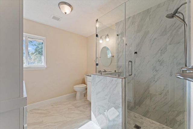 215 Hillcrest Drive, Conroe, TX 77303