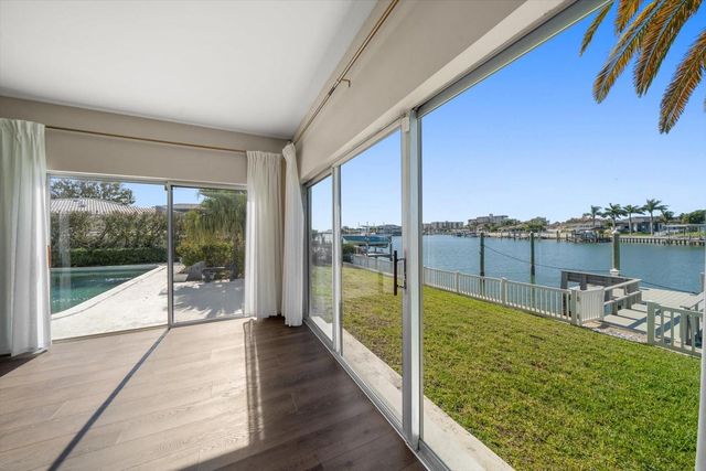 878 HARBOR ISLAND, Clearwater Beach, FL 33767