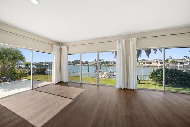 878 HARBOR ISLAND, Clearwater Beach, FL 33767