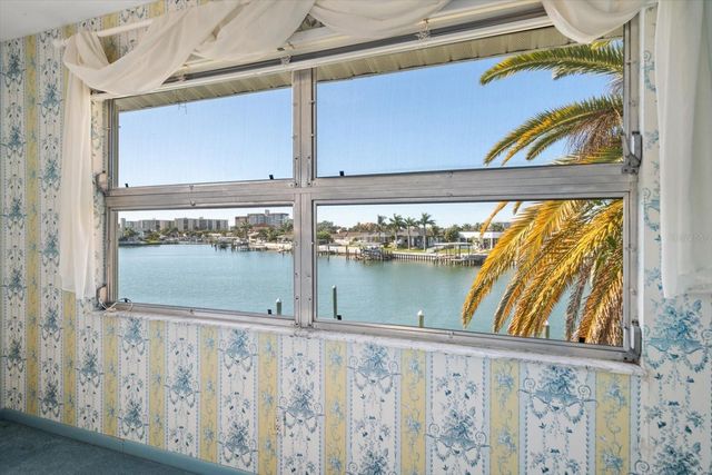 878 HARBOR ISLAND, Clearwater Beach, FL 33767