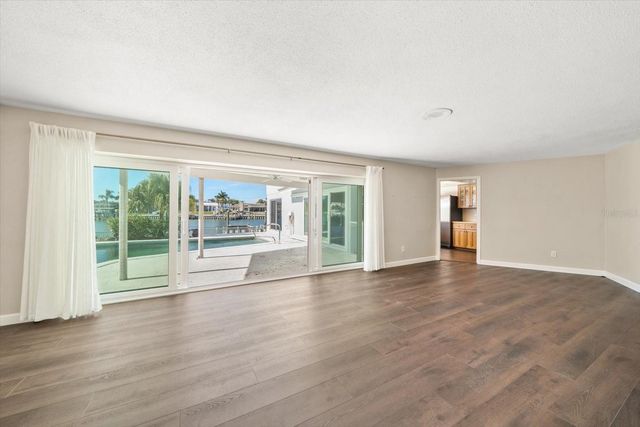 878 HARBOR ISLAND, Clearwater Beach, FL 33767