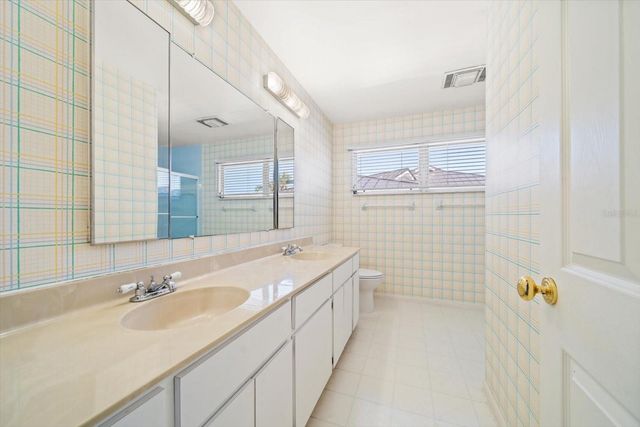 878 HARBOR ISLAND, Clearwater Beach, FL 33767