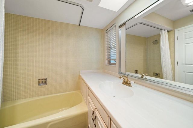 878 HARBOR ISLAND, Clearwater Beach, FL 33767