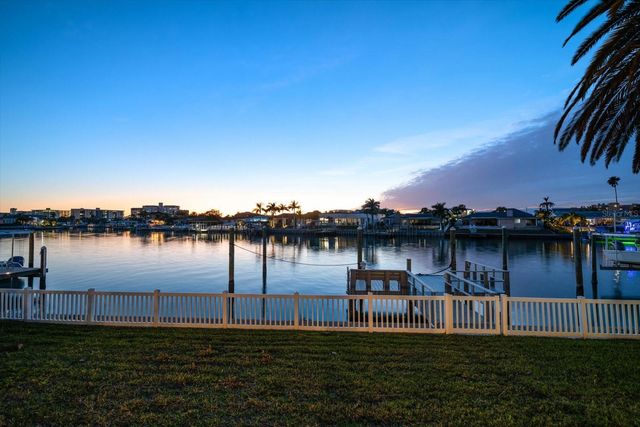 878 HARBOR ISLAND, Clearwater Beach, FL 33767