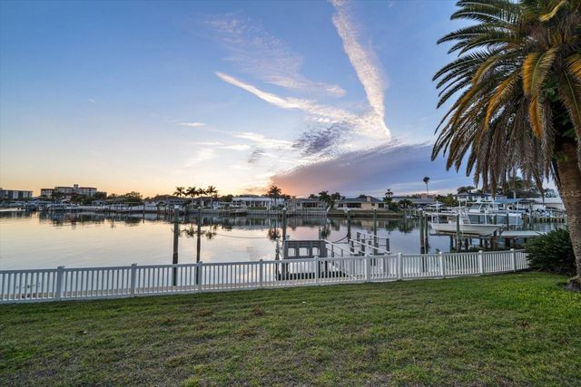 878 HARBOR ISLAND, Clearwater Beach, FL 33767