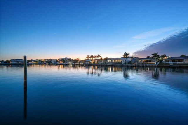 878 HARBOR ISLAND, Clearwater Beach, FL 33767