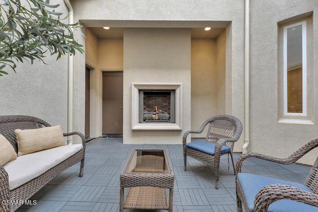 6894 Copper Creek Place, Moorpark, CA 93021