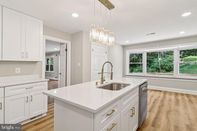 7518 OLD DOMINION DR, Mclean, VA 22102