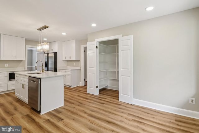 7518 OLD DOMINION DR, Mclean, VA 22102
