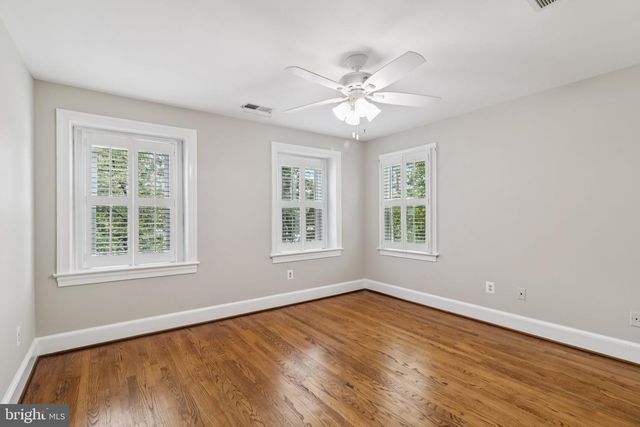 7518 OLD DOMINION DR, Mclean, VA 22102