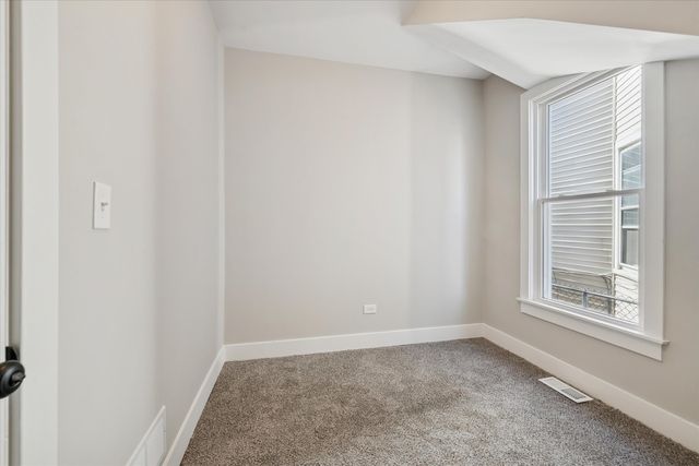 4845 W Potomac Avenue, Chicago, IL 60651