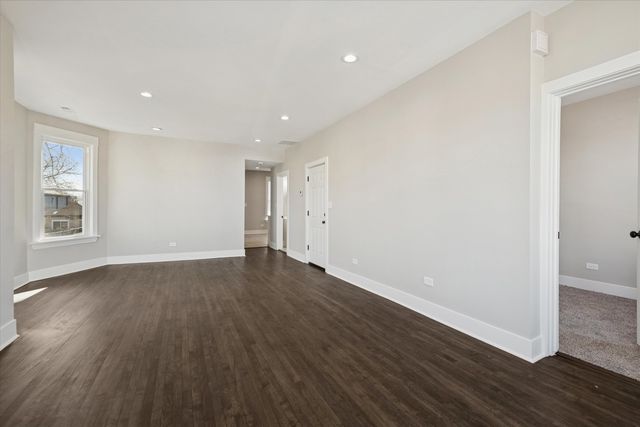 4845 W Potomac Avenue, Chicago, IL 60651