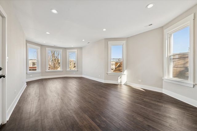 4845 W Potomac Avenue, Chicago, IL 60651