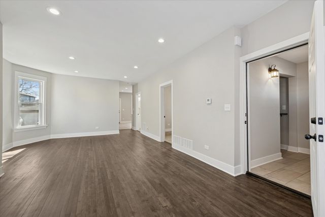 4845 W Potomac Avenue, Chicago, IL 60651