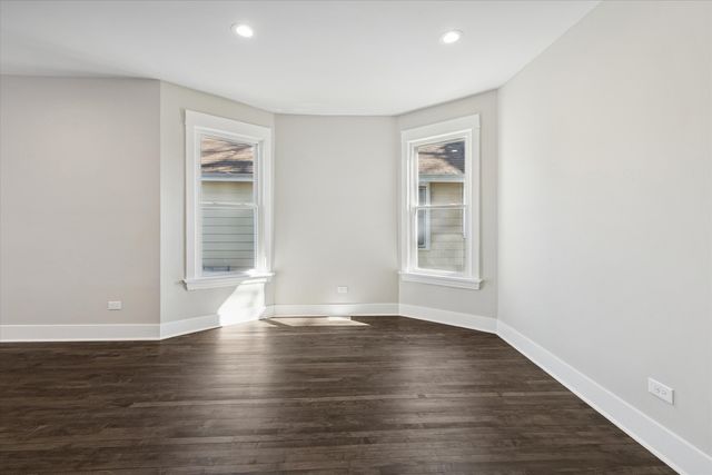 4845 W Potomac Avenue, Chicago, IL 60651