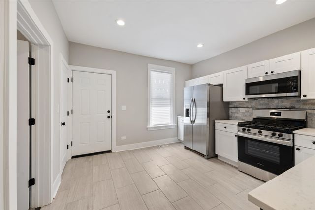 4845 W Potomac Avenue, Chicago, IL 60651