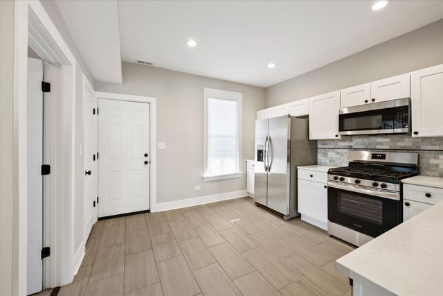 4845 W Potomac Avenue, Chicago, IL 60651