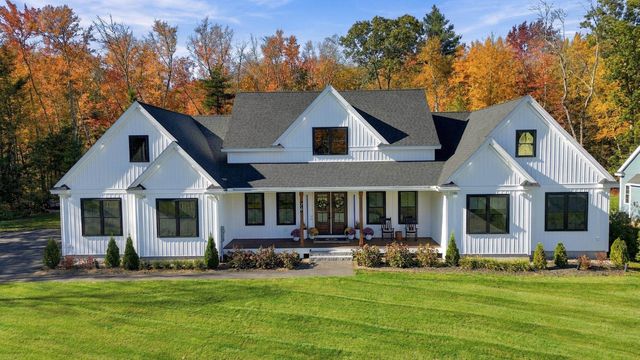 76 Captain Bannon Circle, Merrimack, NH 03054
