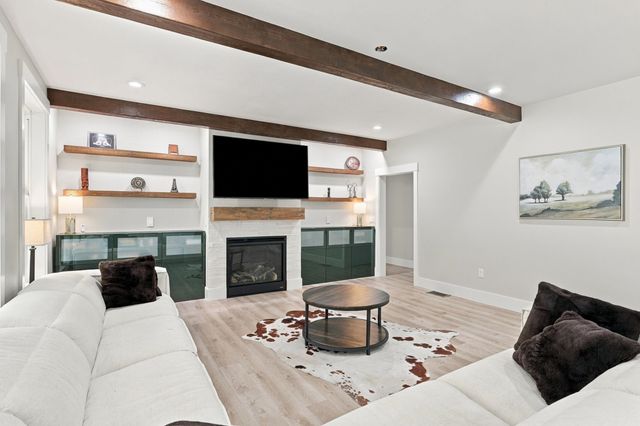 76 Captain Bannon Circle, Merrimack, NH 03054