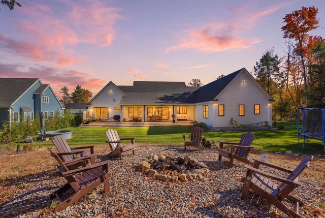 76 Captain Bannon Circle, Merrimack, NH 03054