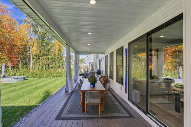 76 Captain Bannon Circle, Merrimack, NH 03054