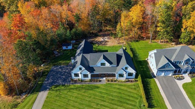 76 Captain Bannon Circle, Merrimack, NH 03054