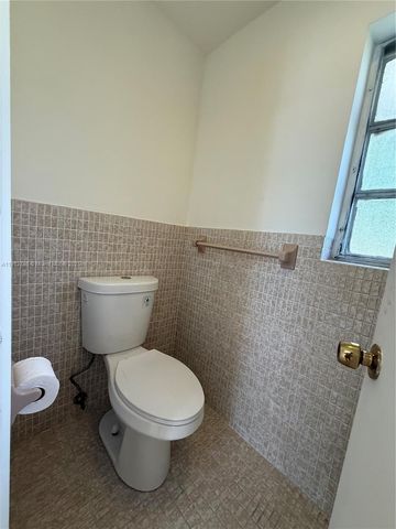 300 NW 42nd St 0, Boca Raton, FL 33431