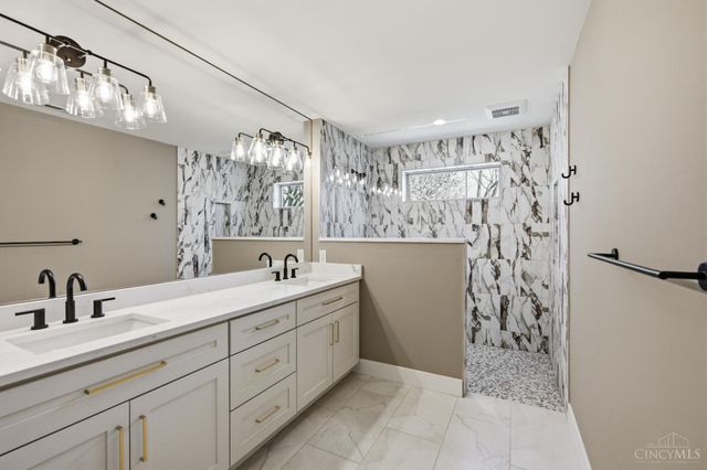 3728 Hutton Street, Cincinnati, OH 45226